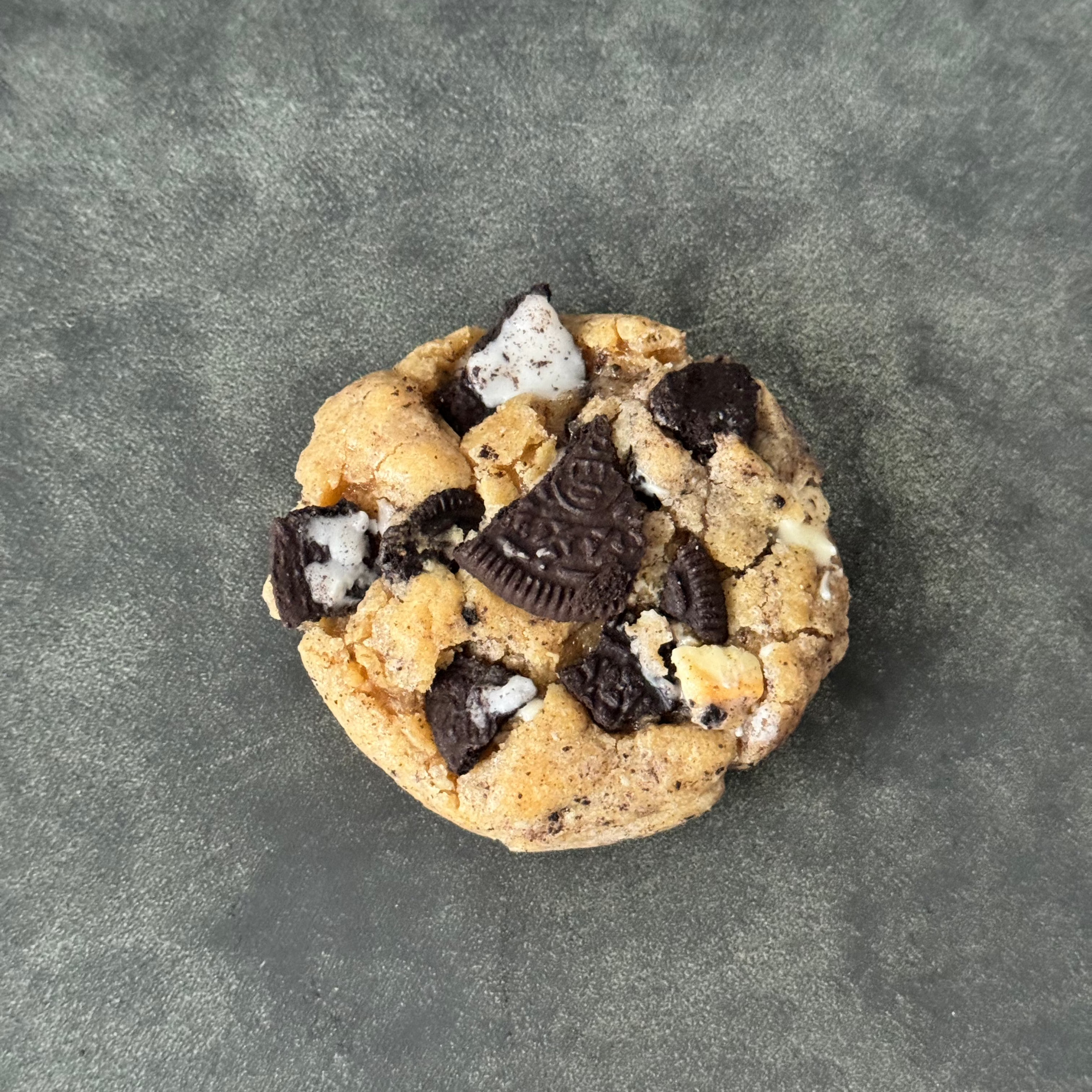 Oreo/White Chocolate Cookies - Lains Cookies